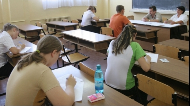 Ministrul Educației: Luăm în calcul ca probele de competenţe de la Bacalaureat să fie susținute online Ministrul Educației: Luăm în calcul ca probele de competenţe de la Bacalaureat să fie susținute online